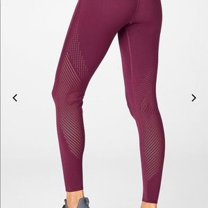FABLETICS LEGGINGS BRAND NEW (TAGS ON)